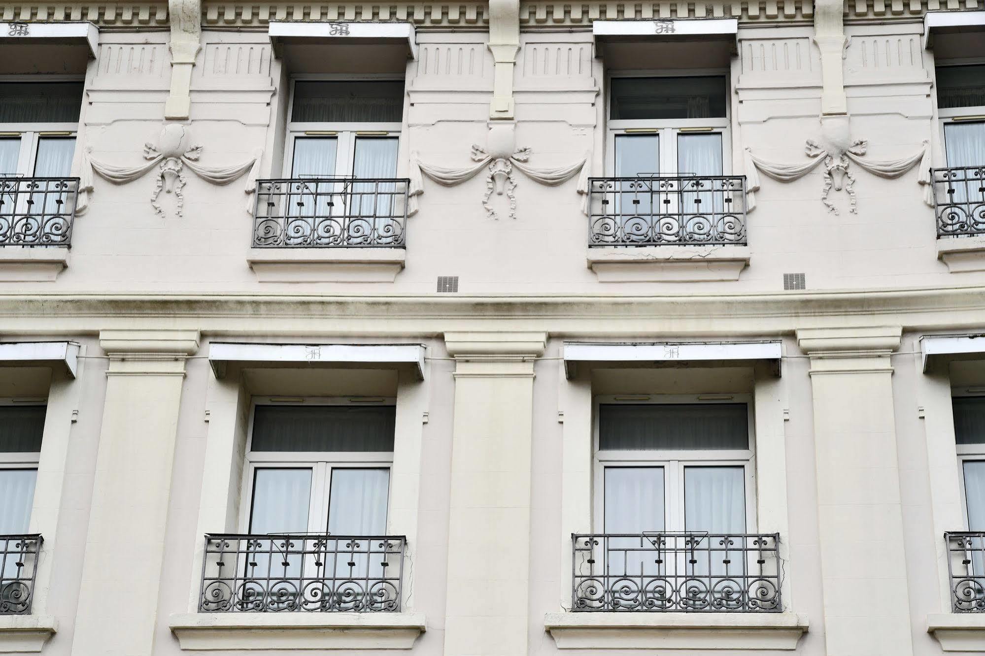 Le Grand Hotel Saint-Quentin  Exterior foto